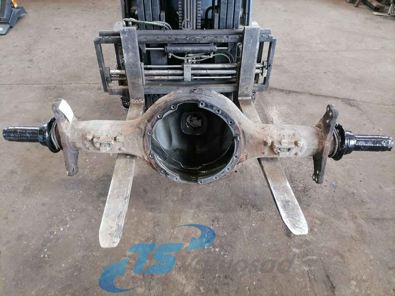 Scania Rear axel housing 1733934 - Axle and parts for Truck: picture 1 Scania Rear axel housing 1733934 - Axle and parts for Truck: picture 1