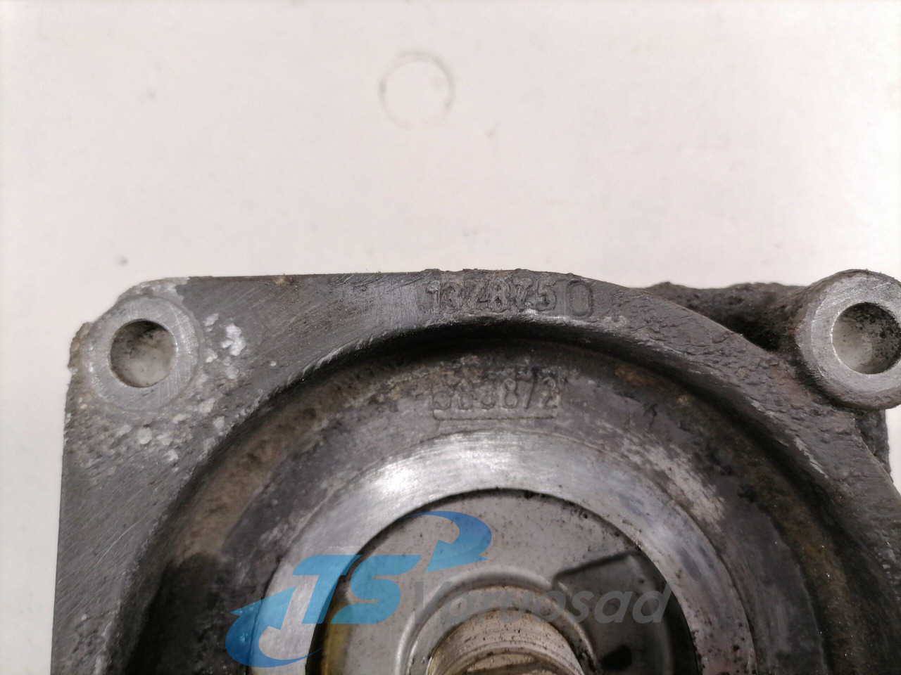 Scania Rear axel oil filter holder 1878844 - Axle and parts for Truck: picture 2 Scania Rear axel oil filter holder 1878844 - Axle and parts for Truck: picture 2