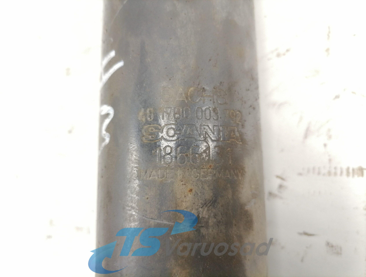 Scania Rear axel shock absorber 1866131 - Shock absorber for Truck: picture 3 Scania Rear axel shock absorber 1866131 - Shock absorber for Truck: picture 3