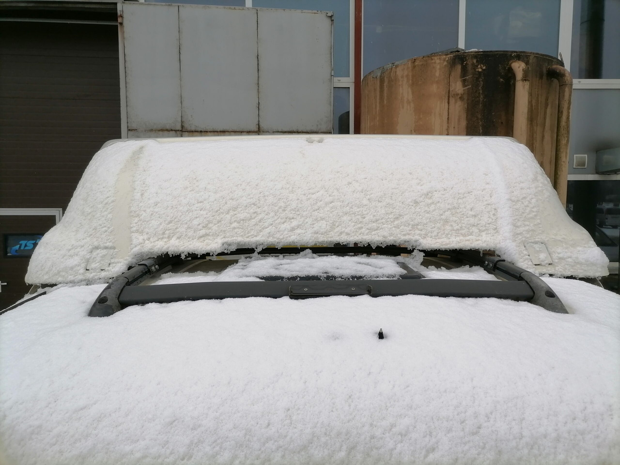 Scania Scania cab wind deflector, roof 1757973 - Aerodynamics/ Spoiler for Truck: picture 2 Scania Scania cab wind deflector, roof 1757973 - Aerodynamics/ Spoiler for Truck: picture 2