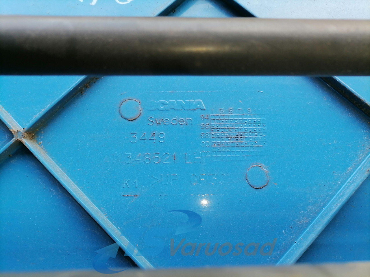 Scania Scania kabiini tuulesuunaja, vasak külg 1348521 - Aerodynamics/ Spoiler for Truck: picture 3 Scania Scania kabiini tuulesuunaja, vasak külg 1348521 - Aerodynamics/ Spoiler for Truck: picture 3