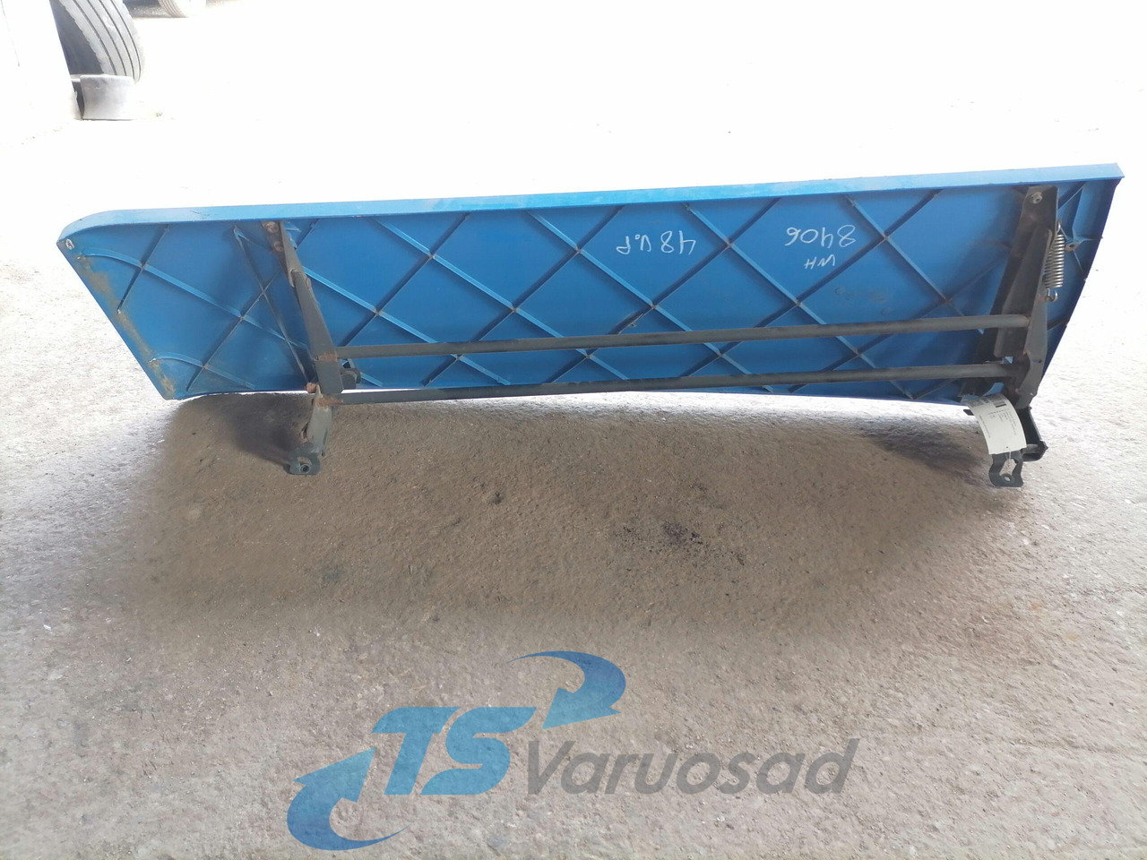 Scania Scania kabiini tuulesuunaja, vasak külg 1348521 - Aerodynamics/ Spoiler for Truck: picture 2 Scania Scania kabiini tuulesuunaja, vasak külg 1348521 - Aerodynamics/ Spoiler for Truck: picture 2