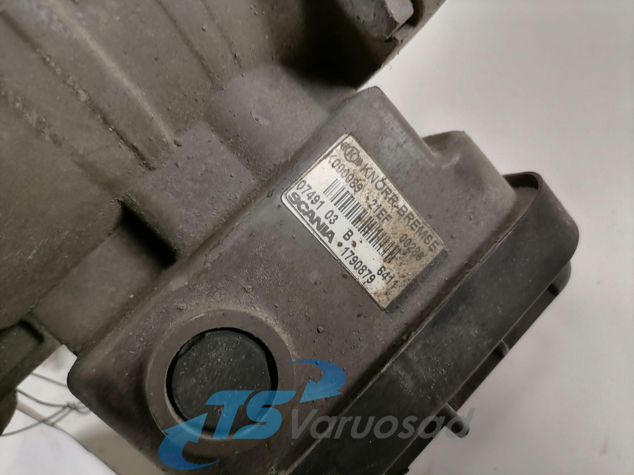Scania Trailer brake pressure control 1790879 - Brake valve for Truck: picture 3 Scania Trailer brake pressure control 1790879 - Brake valve for Truck: picture 3