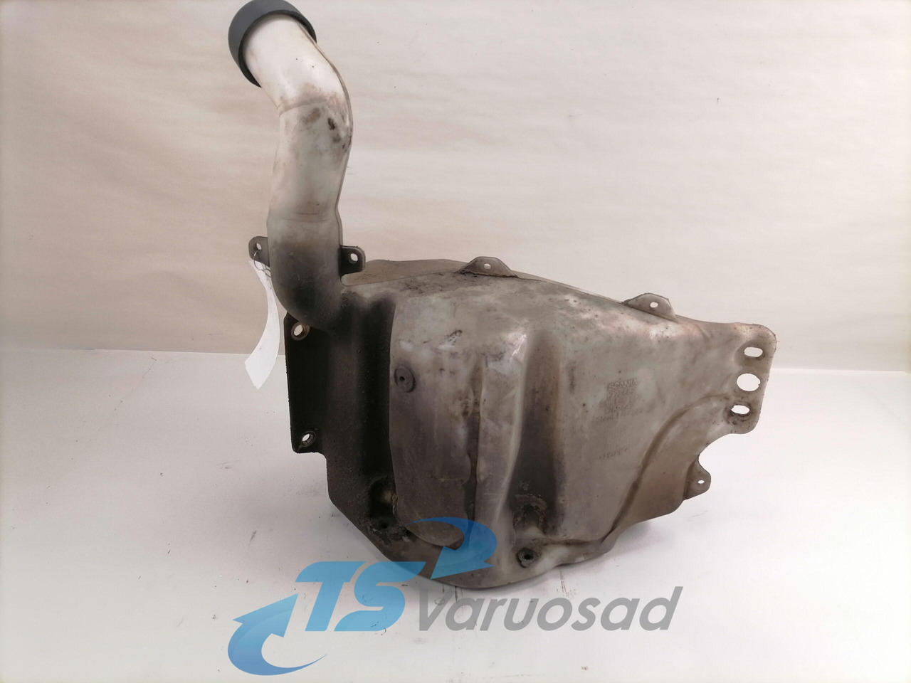 Scania Windscreen washer fluid tank 1772662 - Wiper for Truck: picture 5 Scania Windscreen washer fluid tank 1772662 - Wiper for Truck: picture 5