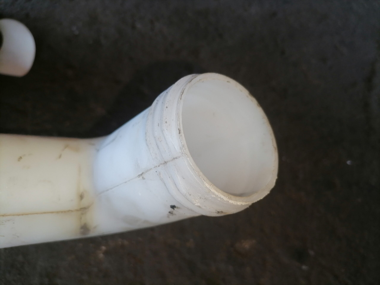 Scania Windscreen washer fluid tank 1854255 - Wiper for Truck: picture 3 Scania Windscreen washer fluid tank 1854255 - Wiper for Truck: picture 3