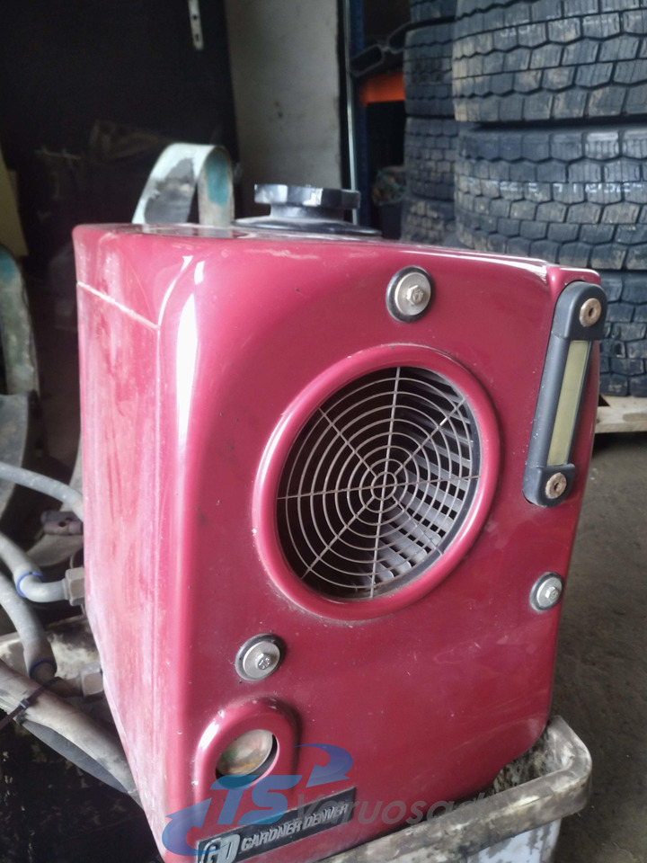 Universaalne Hydrulic oil cooler 8013015000-2 - Hydraulic tank for Truck: picture 1 Universaalne Hydrulic oil cooler 8013015000-2 - Hydraulic tank for Truck: picture 1