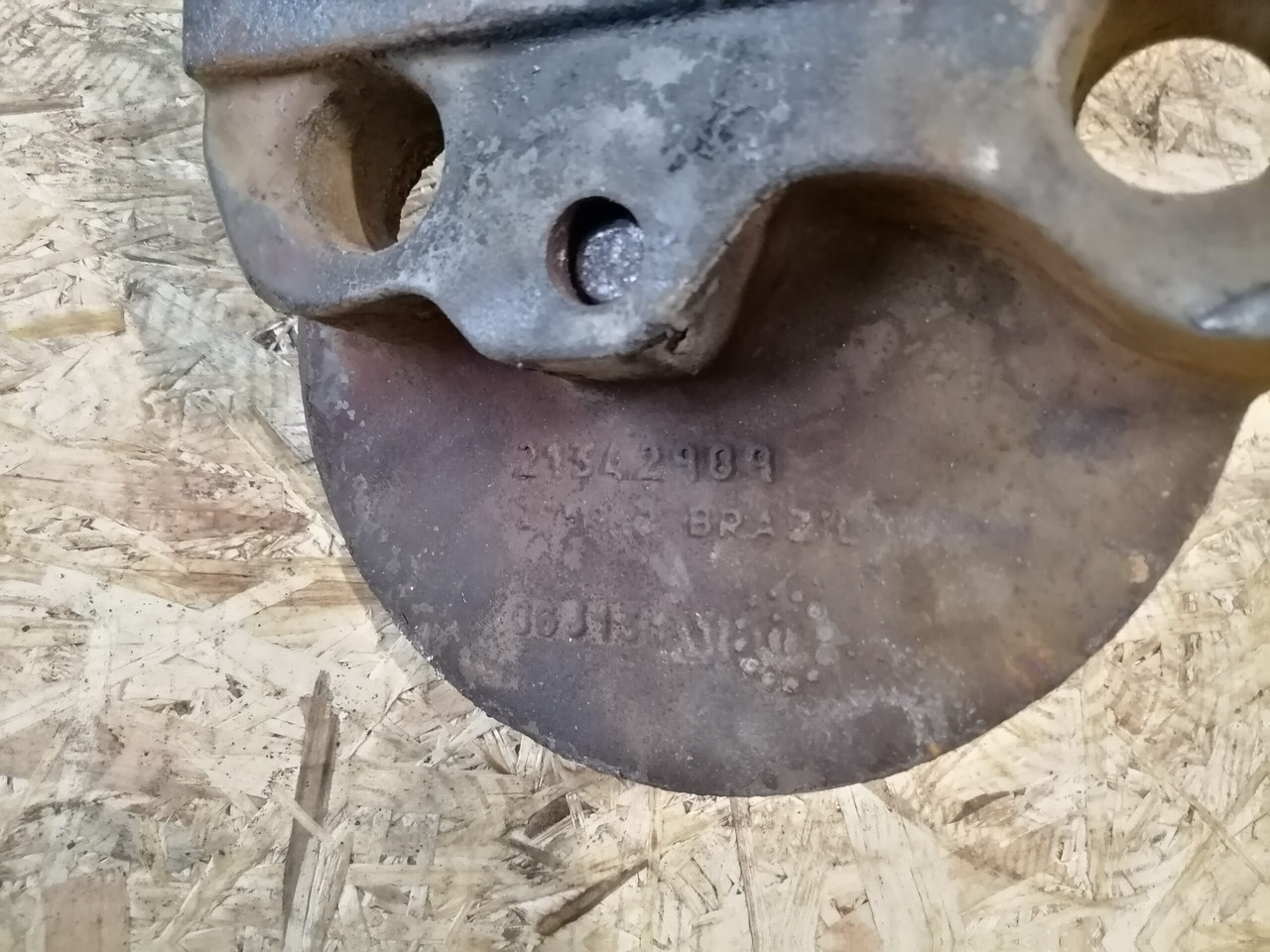 Volvo Air spring bracket 21342989 - Air suspension for Truck: picture 4 Volvo Air spring bracket 21342989 - Air suspension for Truck: picture 4