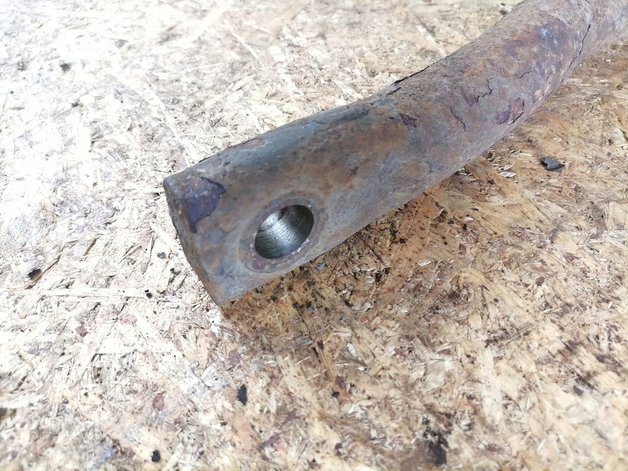 Volvo Anti-roll bar 20532261 - Anti-roll bar for Truck: picture 3 Volvo Anti-roll bar 20532261 - Anti-roll bar for Truck: picture 3