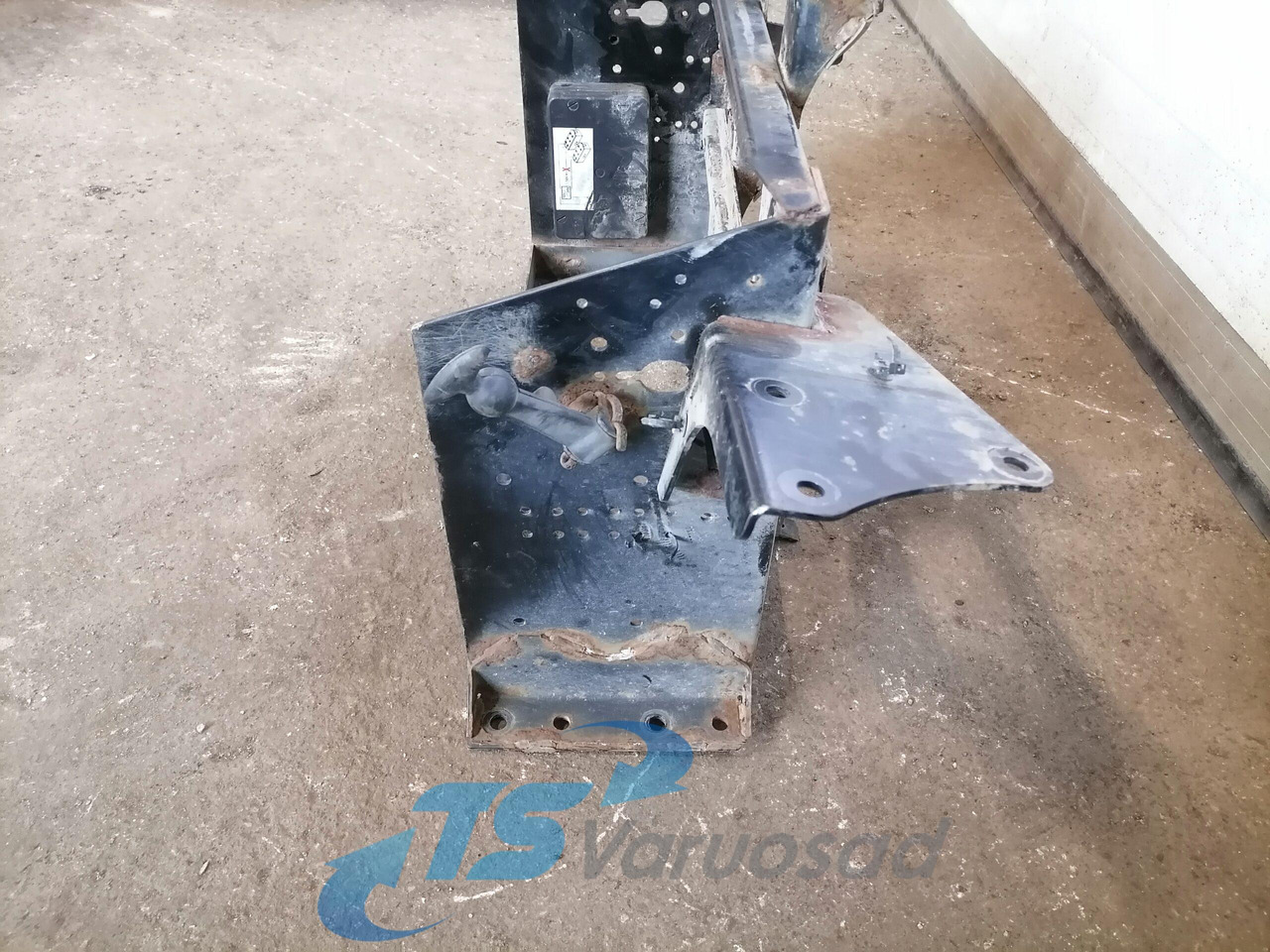 Volvo Battery box 82242391 - Battery for Truck: picture 4 Volvo Battery box 82242391 - Battery for Truck: picture 4