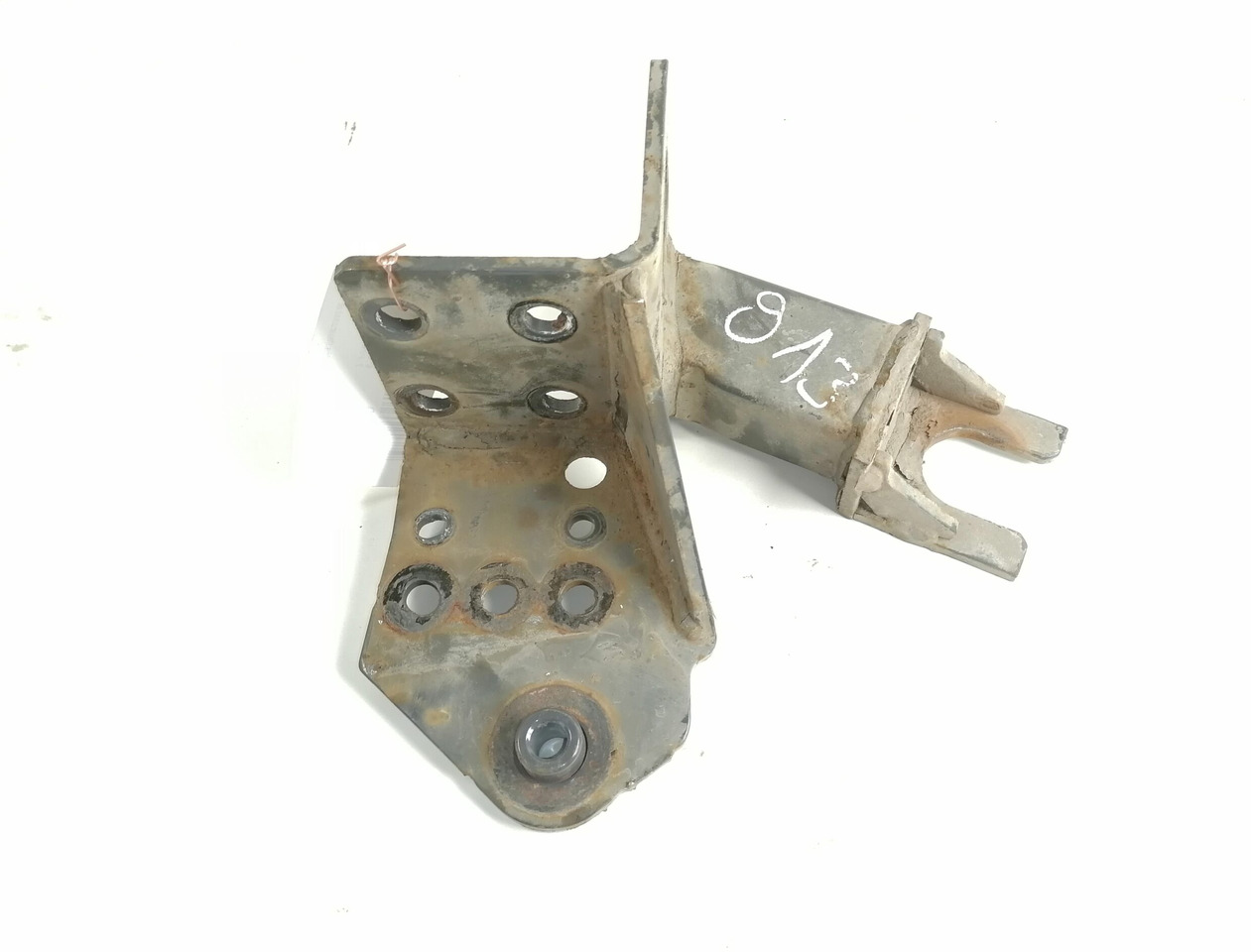 Volvo Bumper bracket 20499244 - Bumper for Truck: picture 1 Volvo Bumper bracket 20499244 - Bumper for Truck: picture 1