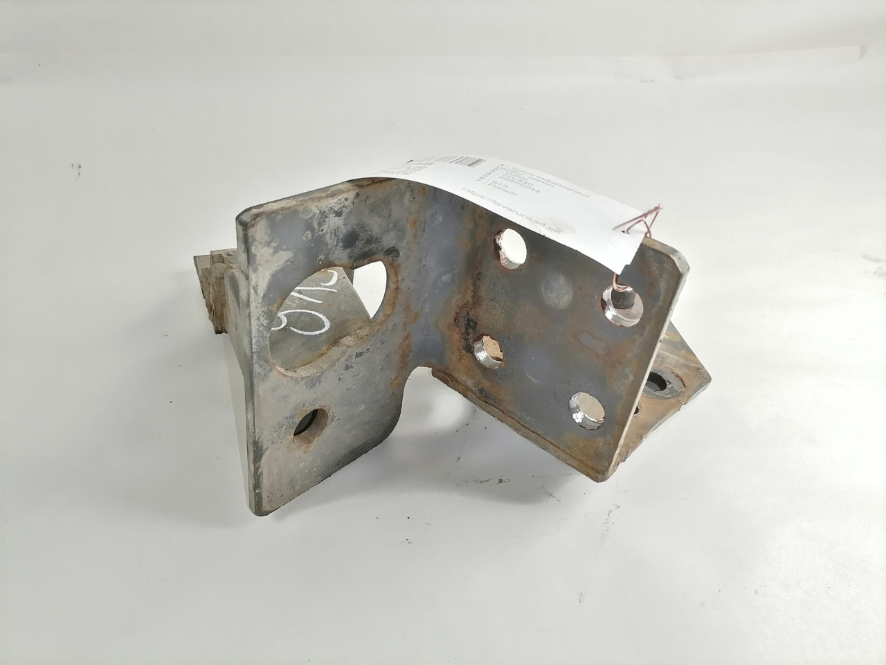 Volvo Bumper bracket 20499244 - Bumper for Truck: picture 3 Volvo Bumper bracket 20499244 - Bumper for Truck: picture 3