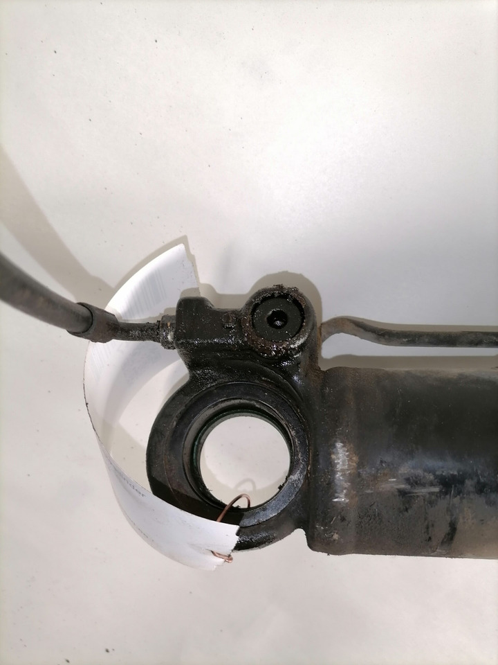 Volvo Cab tilting cylinder 20922303 - Cab suspension for Truck: picture 3 Volvo Cab tilting cylinder 20922303 - Cab suspension for Truck: picture 3