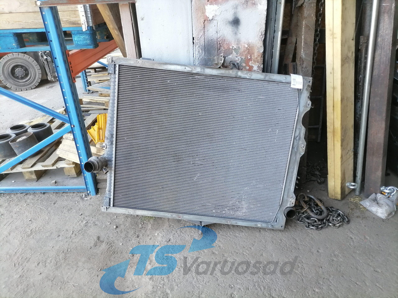 Volvo Cooling radiator 22062259 - Radiator for Truck: picture 4 Volvo Cooling radiator 22062259 - Radiator for Truck: picture 4