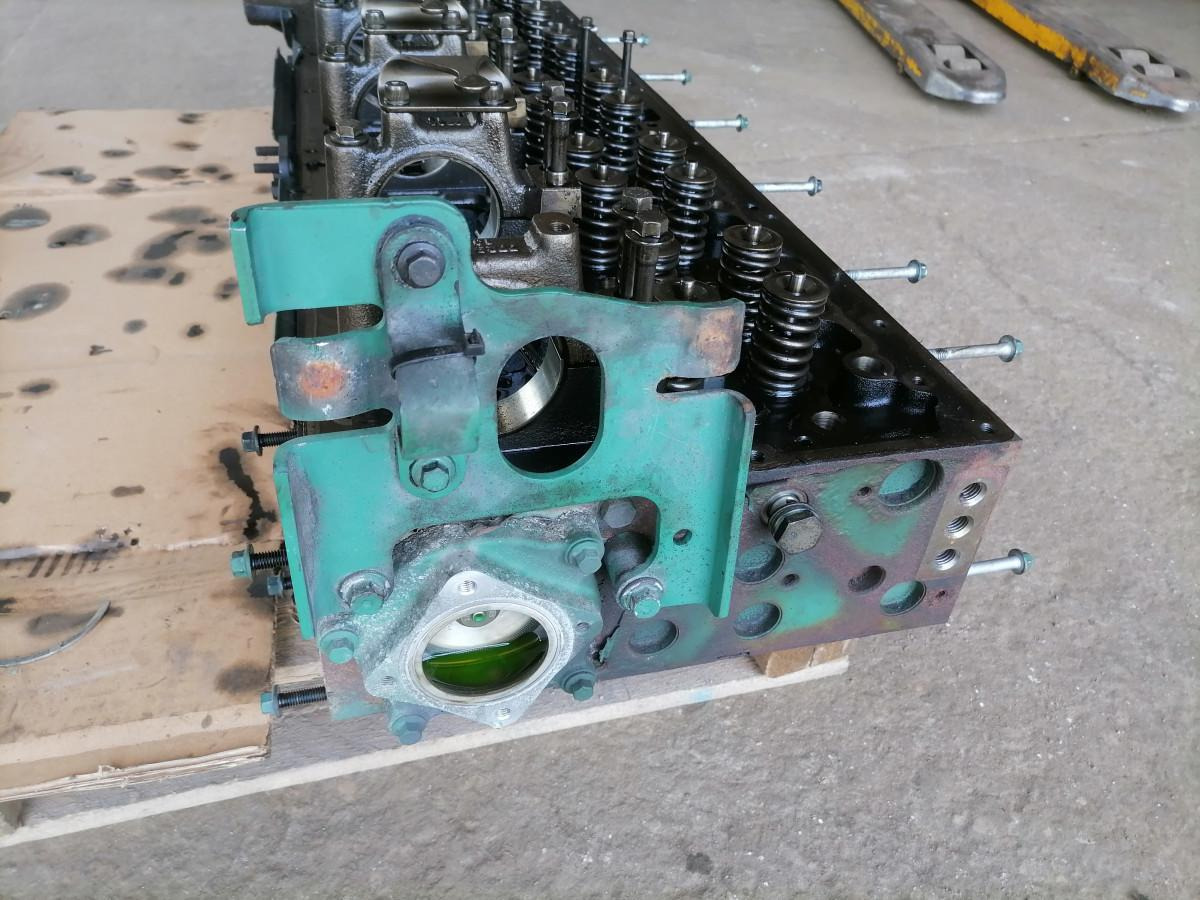 Volvo Cylinder head 21754367 - Cylinder head for Truck: picture 3 Volvo Cylinder head 21754367 - Cylinder head for Truck: picture 3