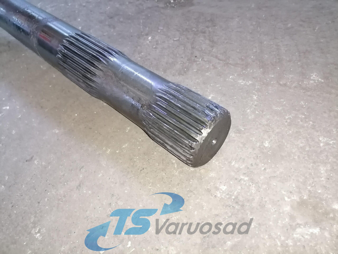 Volvo Drive shaft 1524628 - Drive shaft for Truck: picture 3 Volvo Drive shaft 1524628 - Drive shaft for Truck: picture 3