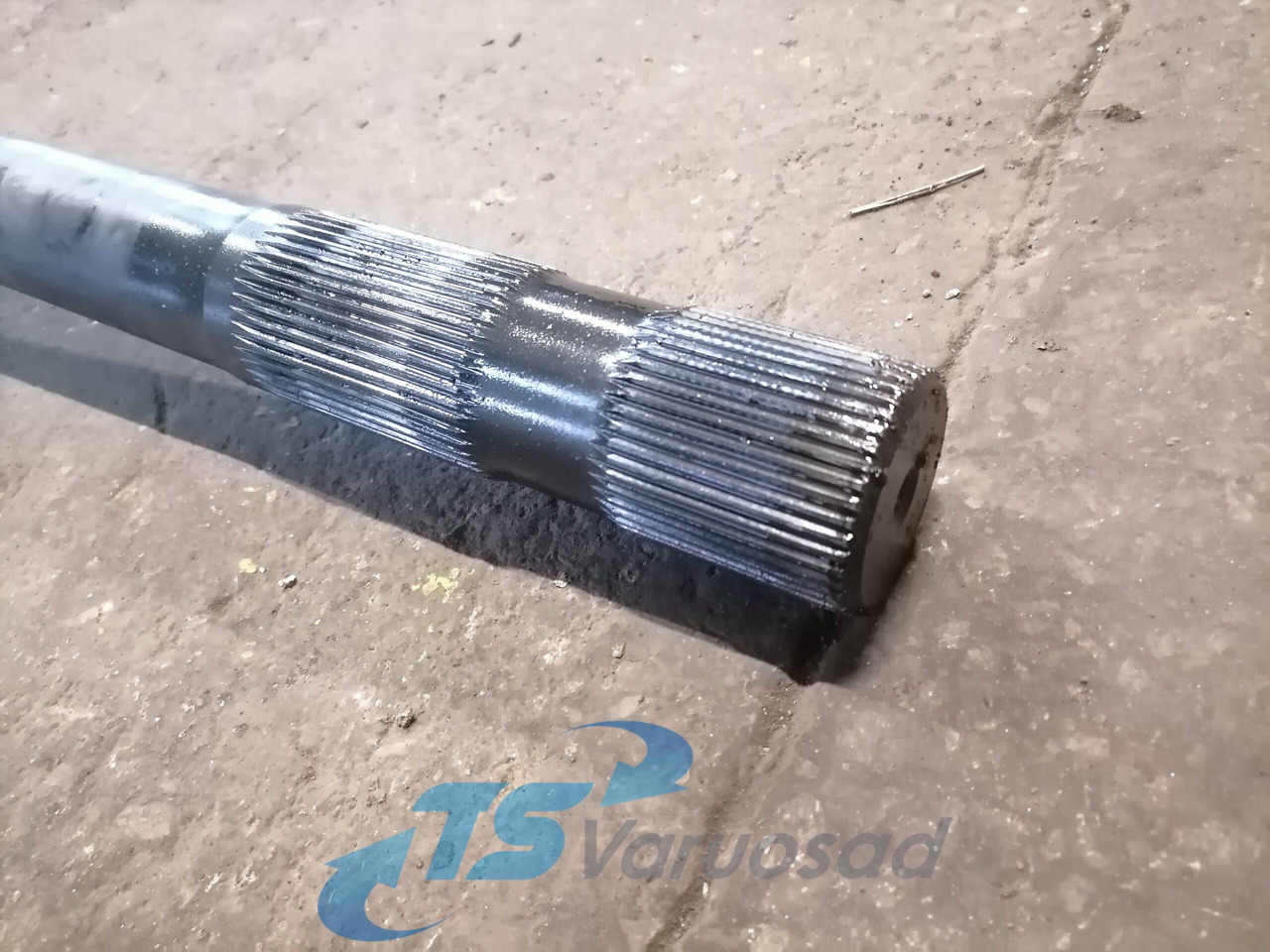 Volvo Drive shaft 20836831 - Drive shaft for Truck: picture 2 Volvo Drive shaft 20836831 - Drive shaft for Truck: picture 2