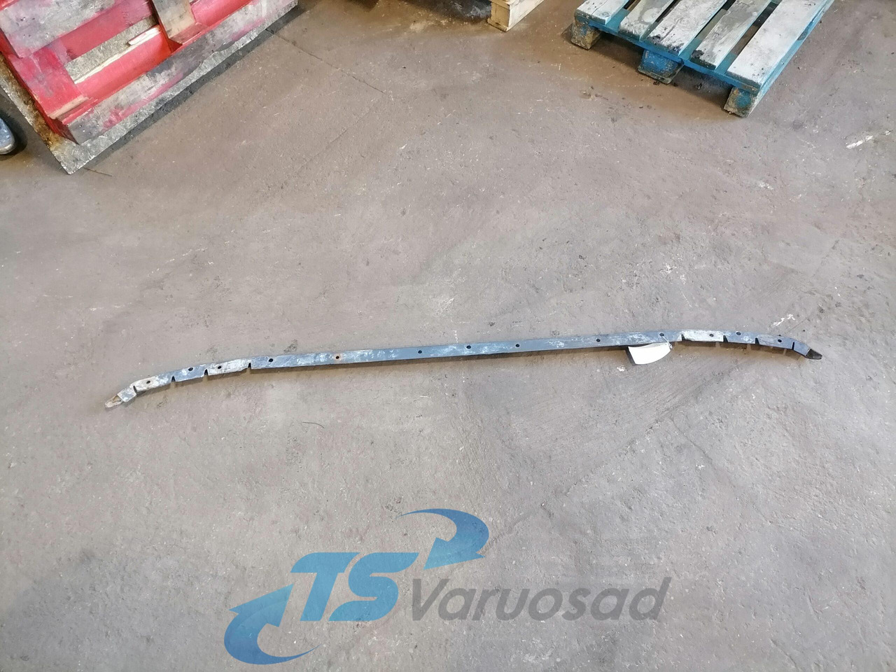 Volvo Esikaitseraua lisa 20360587 - Bumper for Truck: picture 1 Volvo Esikaitseraua lisa 20360587 - Bumper for Truck: picture 1