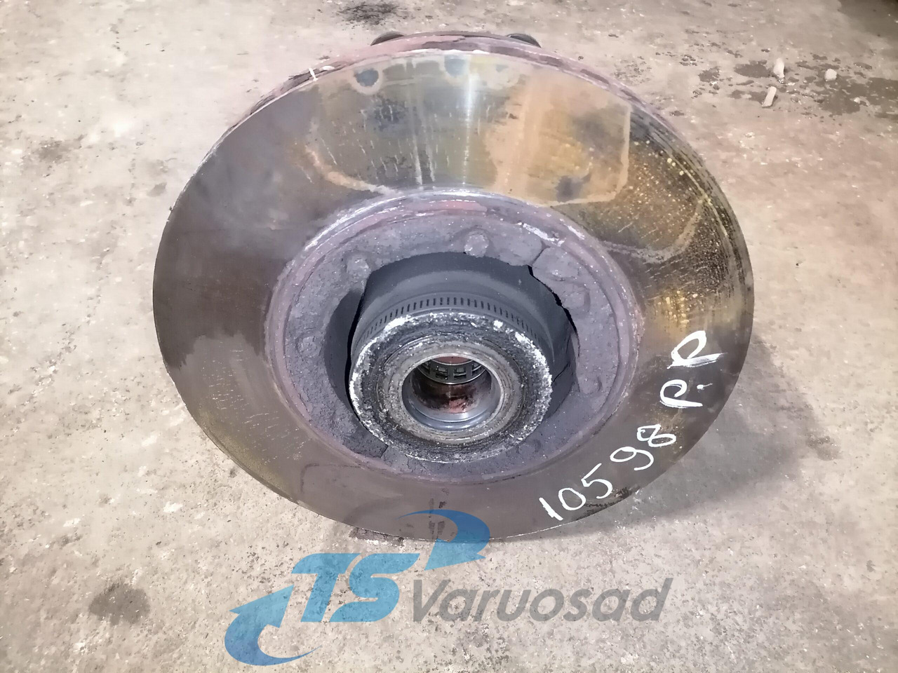 Volvo First wheel hub 1026853 - Wheel hub for Truck: picture 2 Volvo First wheel hub 1026853 - Wheel hub for Truck: picture 2