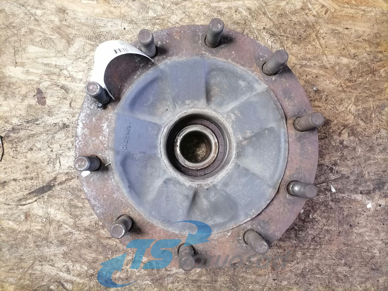 Volvo First wheel hub 21022433 - Wheel hub for Truck: picture 2 Volvo First wheel hub 21022433 - Wheel hub for Truck: picture 2