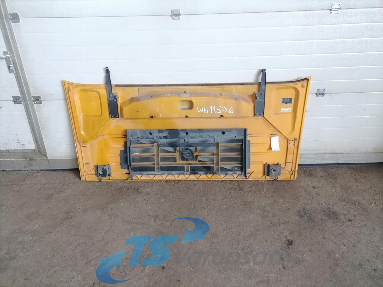 Volvo Grille panel 20360266 - Grill for Truck: picture 2 Volvo Grille panel 20360266 - Grill for Truck: picture 2