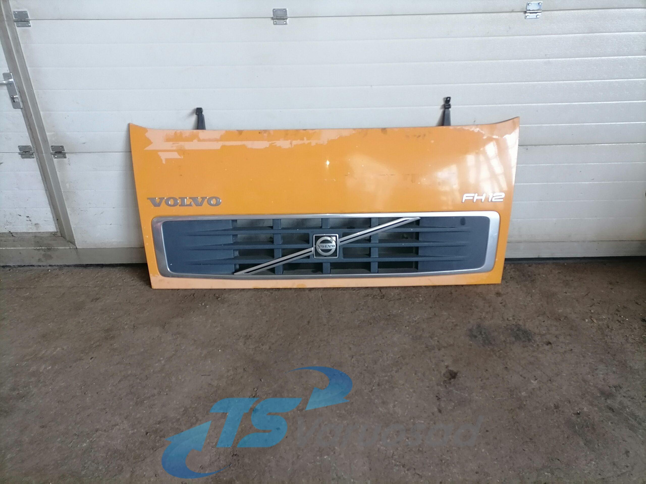 Volvo Grille panel 20360266 - Grill for Truck: picture 1 Volvo Grille panel 20360266 - Grill for Truck: picture 1