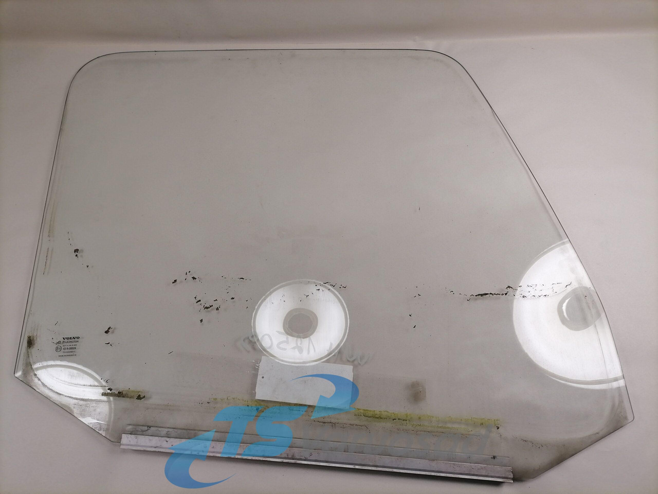 Volvo Küljeklaas, parem 8140913 - Window and parts for Truck: picture 1 Volvo Küljeklaas, parem 8140913 - Window and parts for Truck: picture 1