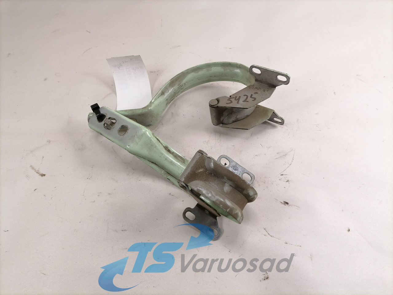 Volvo Küljeluugi hing 8189798 - Universal part for Truck: picture 1 Volvo Küljeluugi hing 8189798 - Universal part for Truck: picture 1