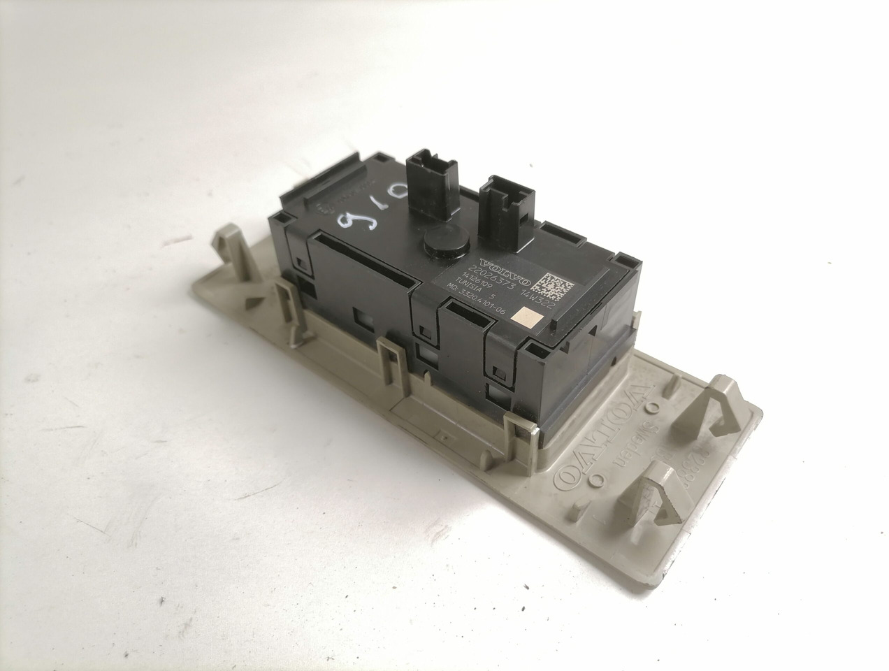 Volvo Lülitite moodul 22026373 - Cab for Truck: picture 3 Volvo Lülitite moodul 22026373 - Cab for Truck: picture 3