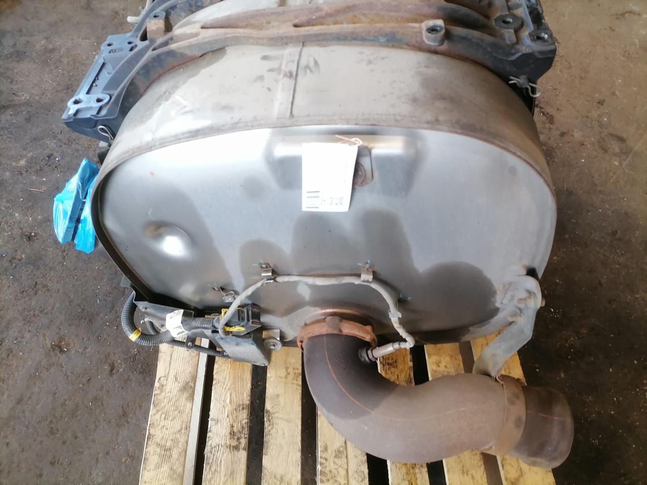 Volvo Muffler 21364816 - Muffler for Truck: picture 4 Volvo Muffler 21364816 - Muffler for Truck: picture 4