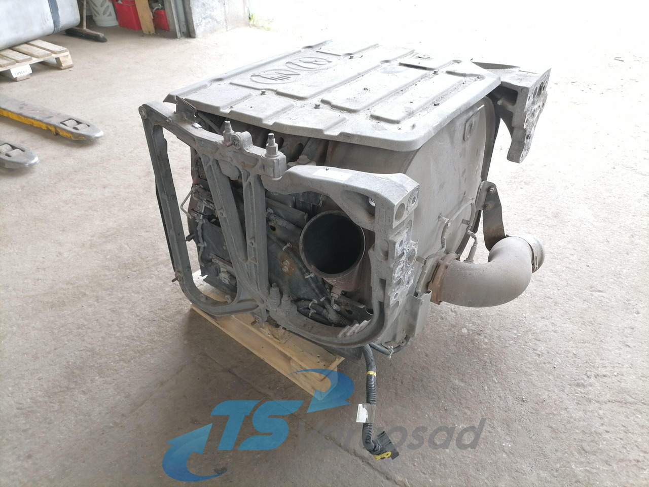 Volvo Muffler 21364822 - Muffler for Truck: picture 5 Volvo Muffler 21364822 - Muffler for Truck: picture 5