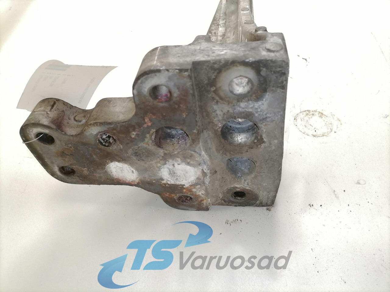 Volvo Muffler carrier 22495196 - Muffler for Truck: picture 3 Volvo Muffler carrier 22495196 - Muffler for Truck: picture 3