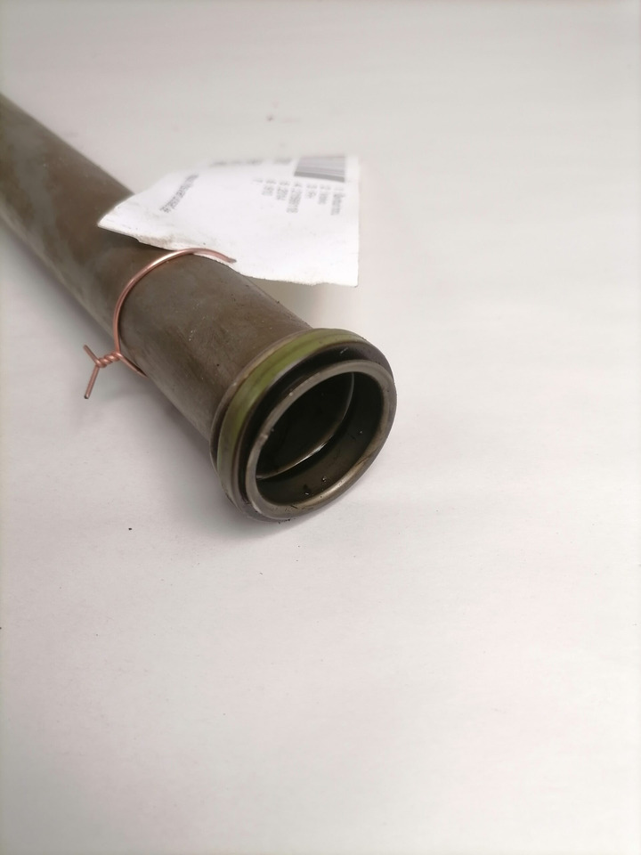 Volvo Oil pick up pipe 21599118 - Engine and parts for Truck: picture 2 Volvo Oil pick up pipe 21599118 - Engine and parts for Truck: picture 2