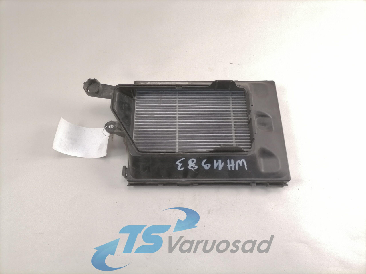 Volvo Salongi õhufiltri korpus 82209789 - Universal part for Truck: picture 3 Volvo Salongi õhufiltri korpus 82209789 - Universal part for Truck: picture 3