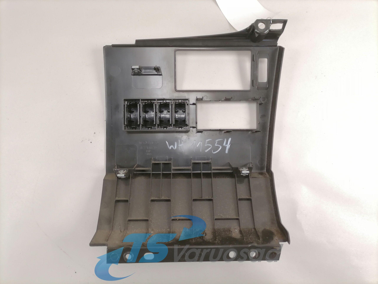 Volvo Salongi plastik 82214529 - Universal part for Truck: picture 2 Volvo Salongi plastik 82214529 - Universal part for Truck: picture 2