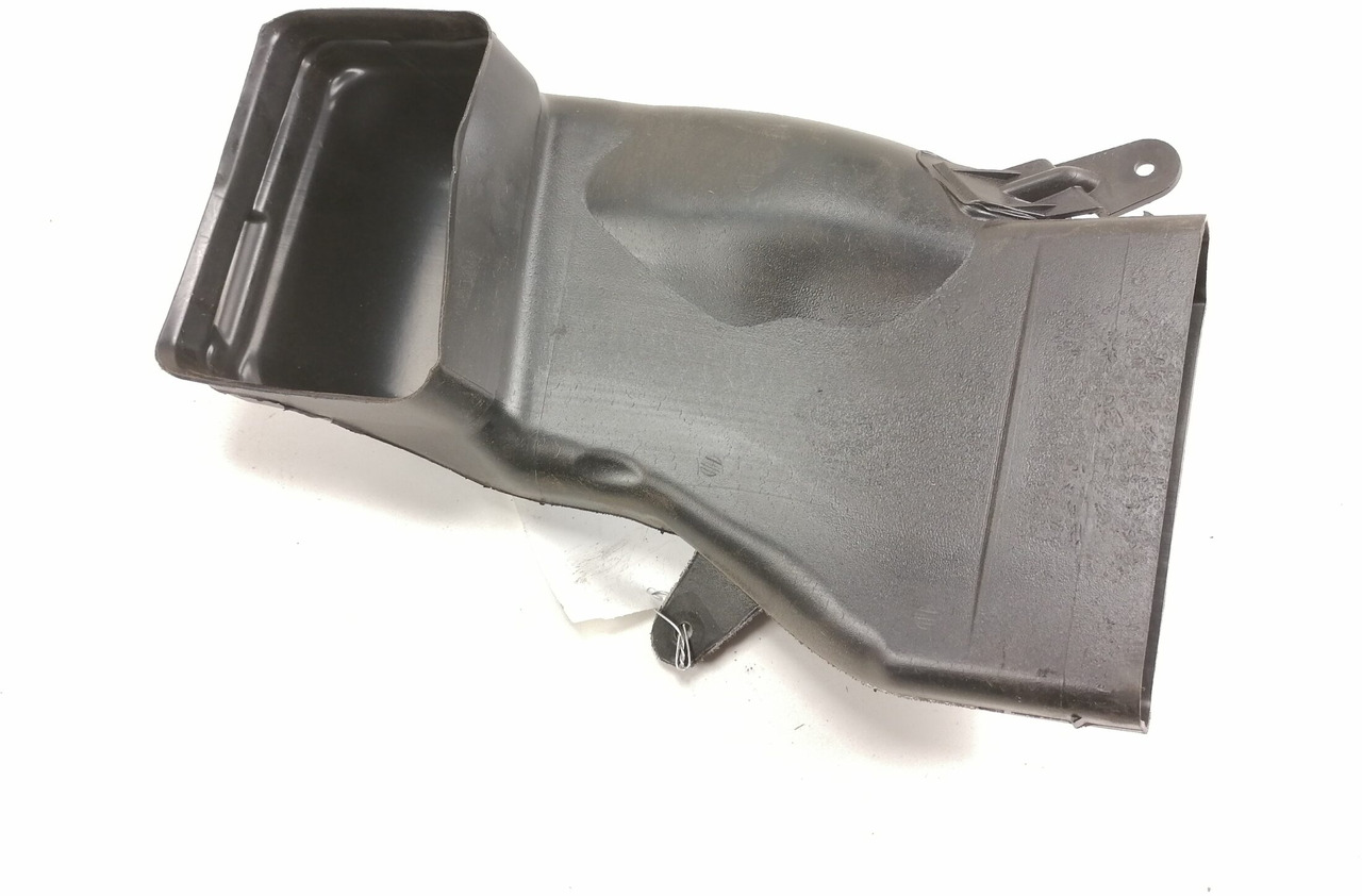 Volvo Salongi plastik 84031361 - Universal part for Truck: picture 3 Volvo Salongi plastik 84031361 - Universal part for Truck: picture 3