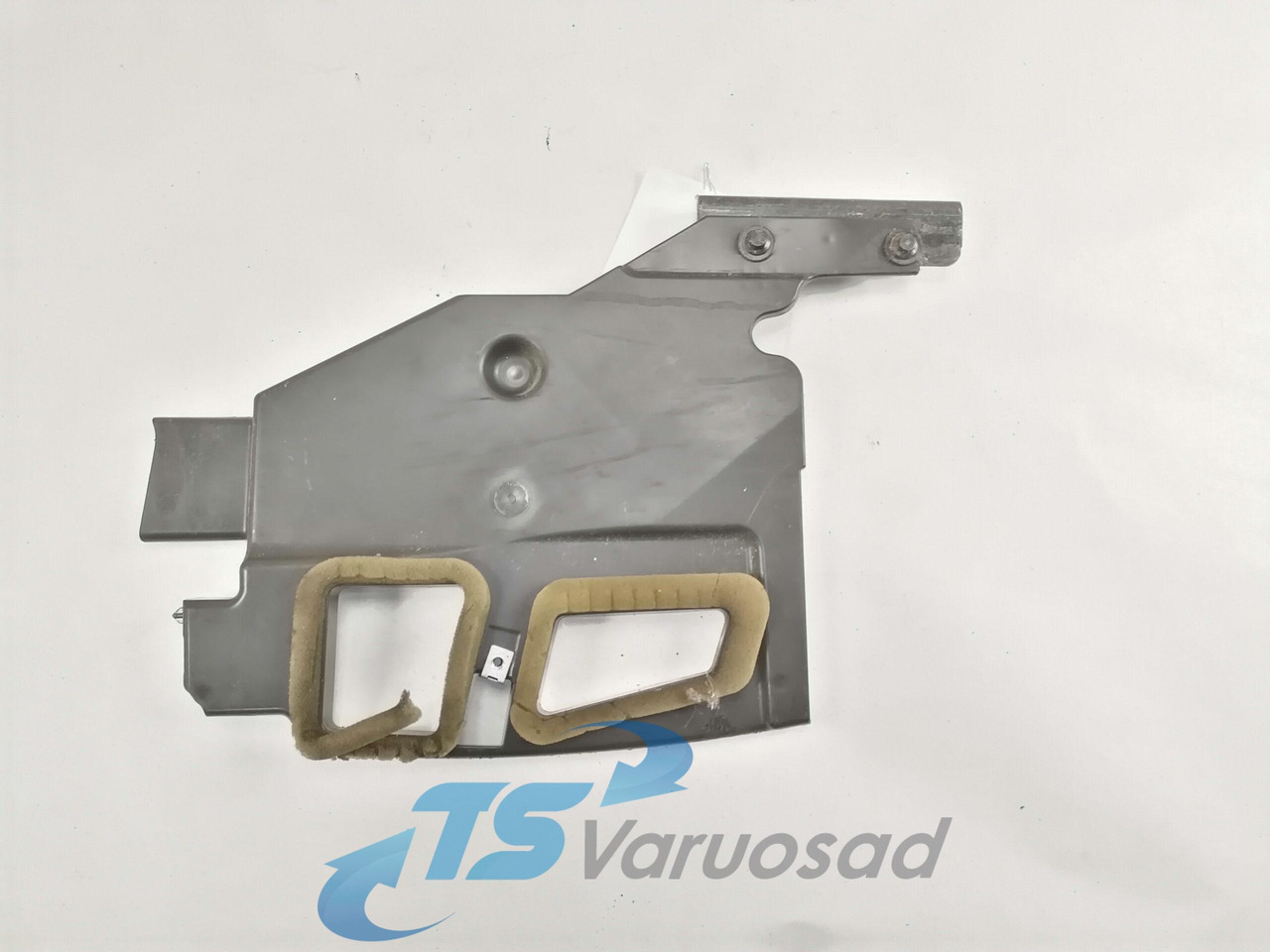 Volvo Salongi plastik 84040152 - Universal part for Truck: picture 1 Volvo Salongi plastik 84040152 - Universal part for Truck: picture 1