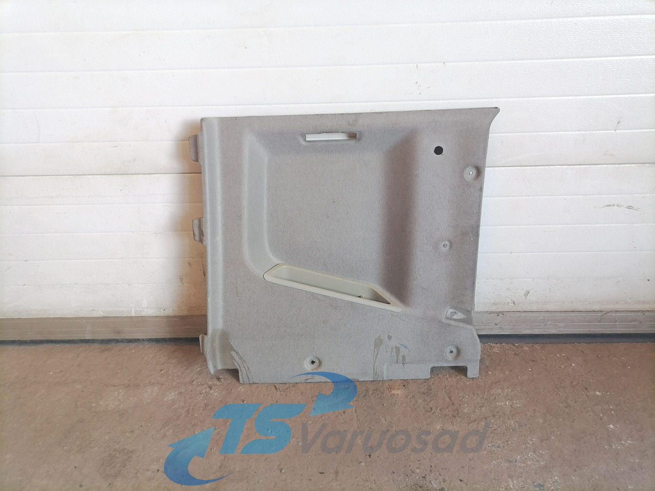 Volvo Salongi polster 82246973 - Universal part for Truck: picture 1 Volvo Salongi polster 82246973 - Universal part for Truck: picture 1