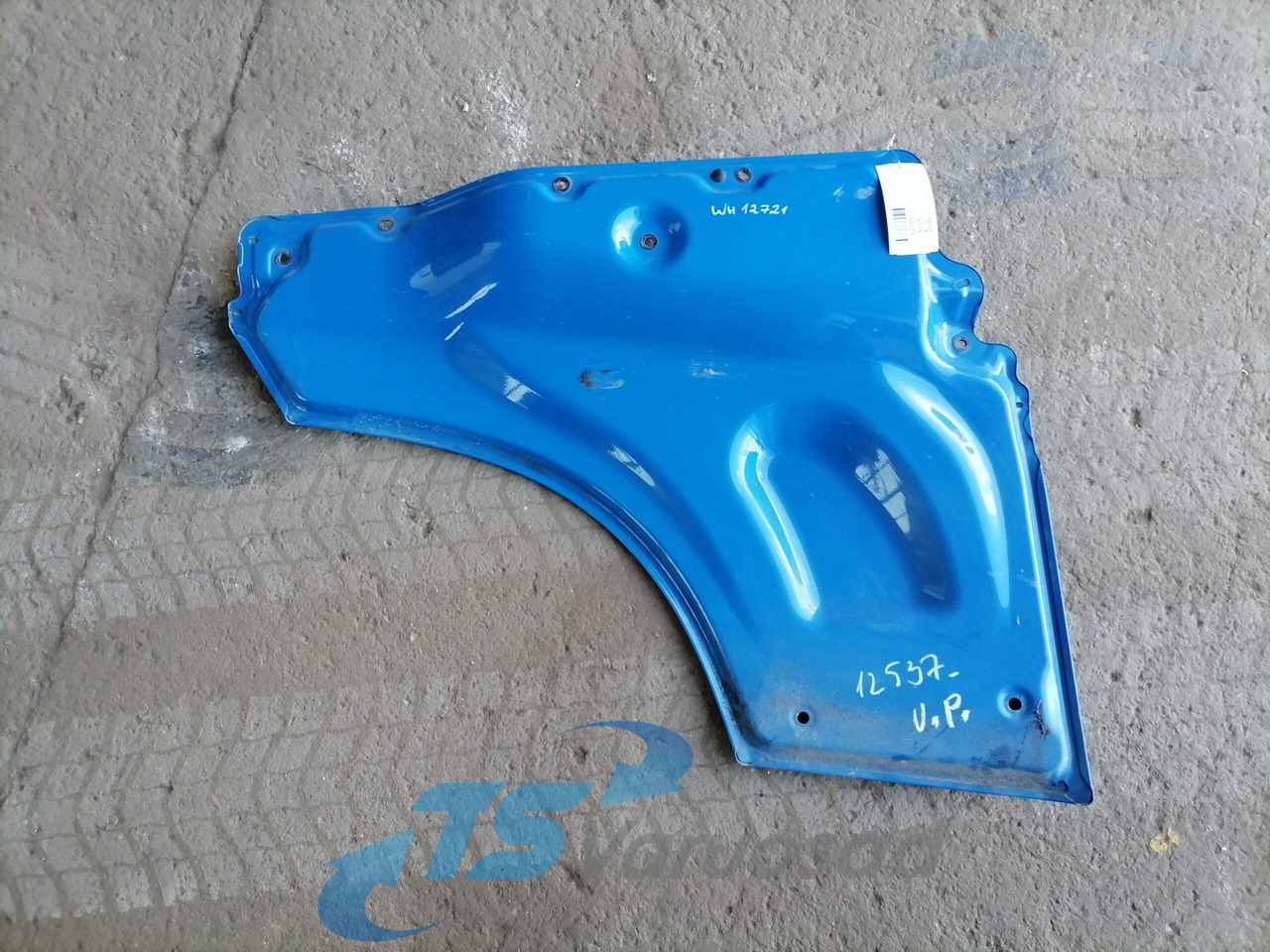 Volvo Ukse pikendus, vasak 82107271 - Door and parts for Truck: picture 2 Volvo Ukse pikendus, vasak 82107271 - Door and parts for Truck: picture 2