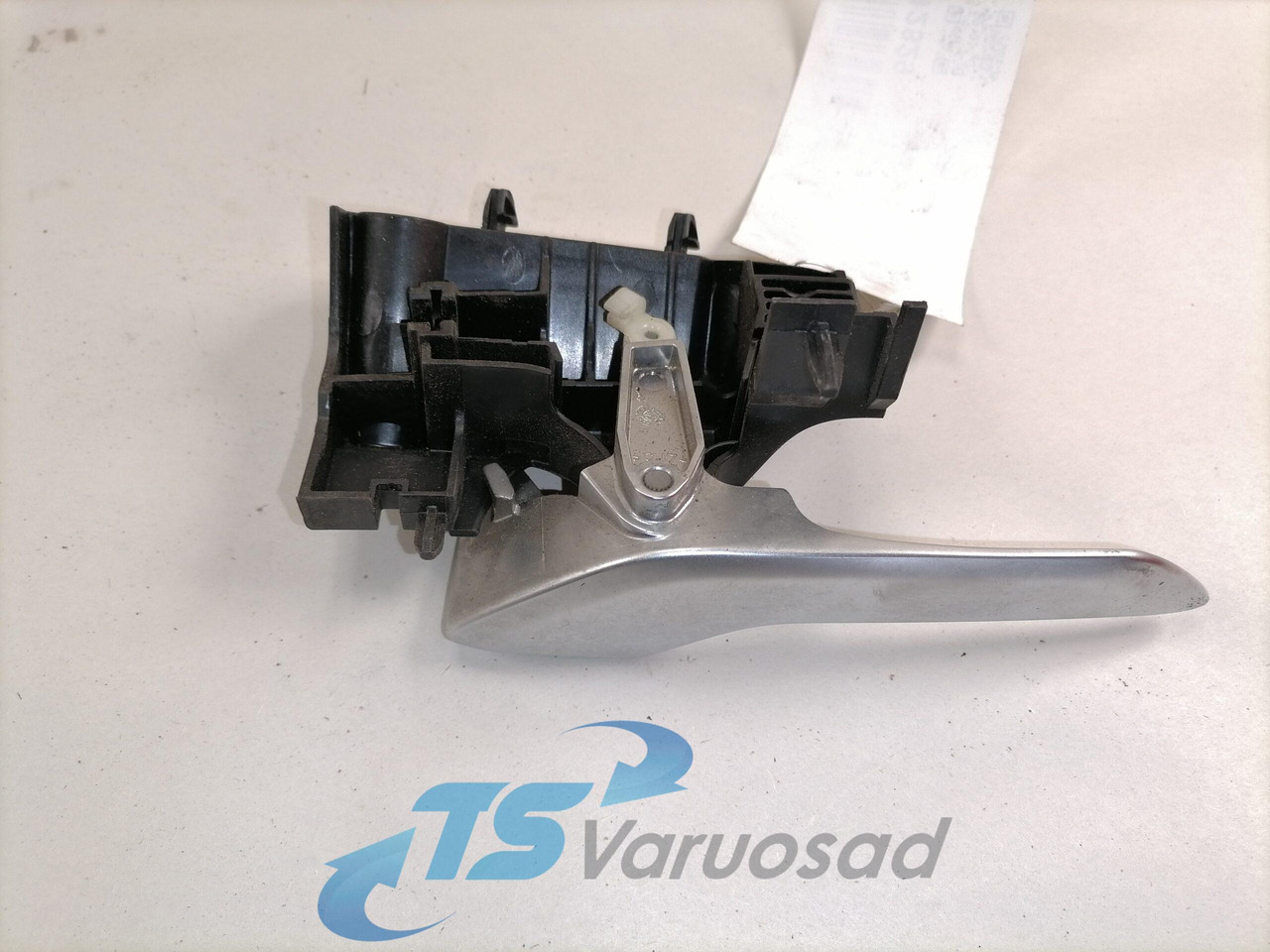 Volvo Ukselink, sisemine parem 84012027 - Door and parts for Truck: picture 2 Volvo Ukselink, sisemine parem 84012027 - Door and parts for Truck: picture 2