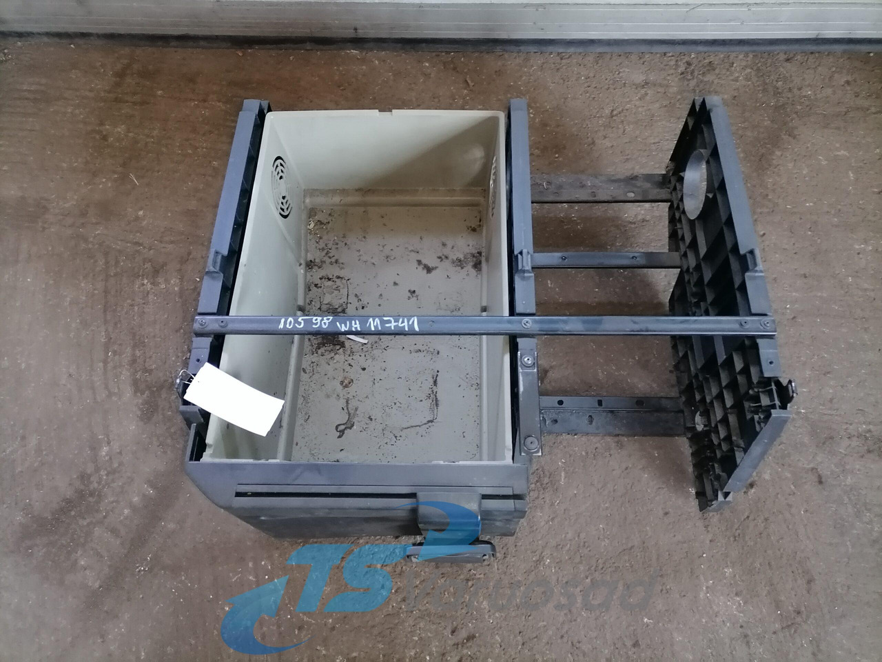 Universal part for Truck Volvo Voodialune panipaik 82174070: picture 7