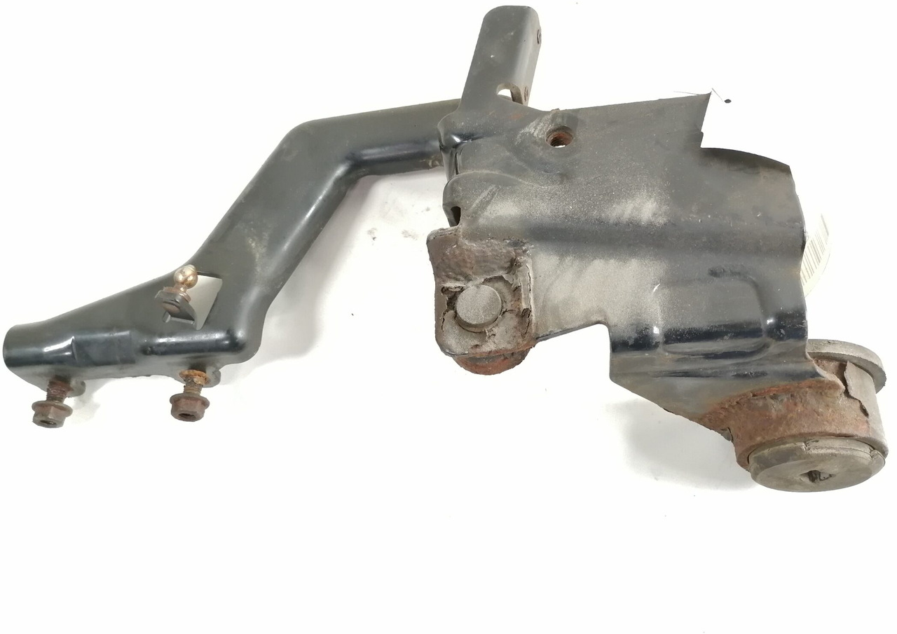 Volvo lower grille carrier hinge 20425954 - Grill for Truck: picture 2 Volvo lower grille carrier hinge 20425954 - Grill for Truck: picture 2