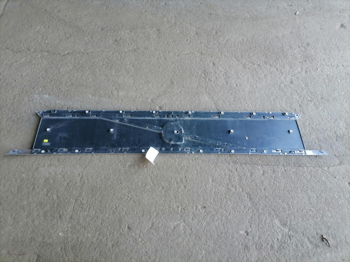 Volvo plastic 82248312 - Grill for Truck: picture 3 Volvo plastic 82248312 - Grill for Truck: picture 3