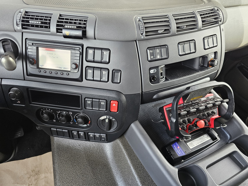 Crane truck DAF CF 330 6x2 / PALFINGER CRANE / KRAN / CURTAIN: picture 18