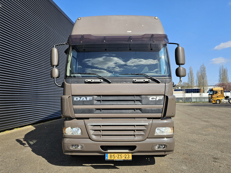 DAF CF 85.360 4x2 / ISOLATED BOX / TAIL LIFT - Box truck: picture 2 DAF CF 85.360 4x2 / ISOLATED BOX / TAIL LIFT - Box truck: picture 2