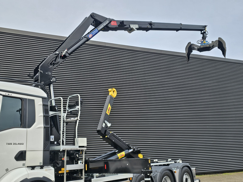 MAN TGS 35.470 8x4 / HMF 2243 Z KRAAN + HAAKARM - Hook lift truck, Crane truck: picture 2 MAN TGS 35.470 8x4 / HMF 2243 Z KRAAN + HAAKARM - Hook lift truck, Crane truck: picture 2