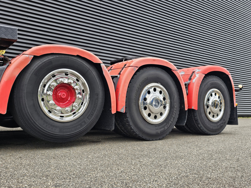 Tractor unit Scania R 164.580 8x4-4 / 150T / MANUAL / RETARDER / BIG AXLE: picture 8 Tractor unit Scania R 164.580 8x4-4 / 150T / MANUAL / RETARDER / BIG AXLE: picture 8