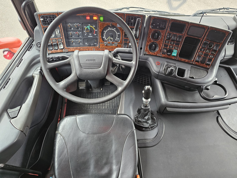 Tractor unit Scania R 164.580 8x4-4 / 150T / MANUAL / RETARDER / BIG AXLE: picture 12 Tractor unit Scania R 164.580 8x4-4 / 150T / MANUAL / RETARDER / BIG AXLE: picture 12