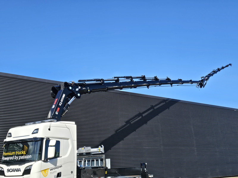 Scania R590 V8 / 8X2 / HIAB 1188 + JIB + WINCH - Tractor unit: picture 2 Scania R590 V8 / 8X2 / HIAB 1188 + JIB + WINCH - Tractor unit: picture 2