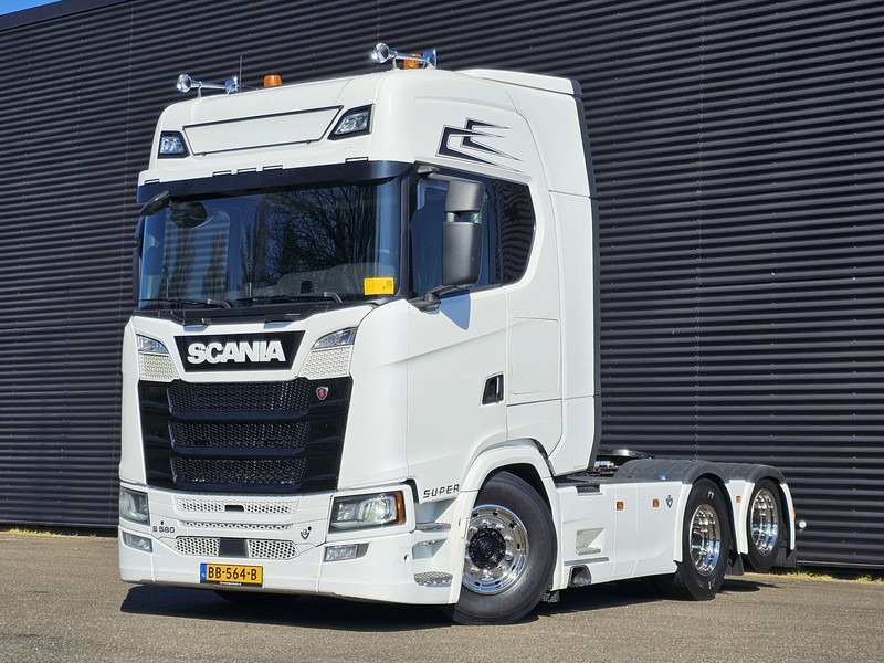 Scania S580 / V8 / 6X2 / FULL AIR / BOOGIE / RETARDER - Tractor unit: picture 1 Scania S580 / V8 / 6X2 / FULL AIR / BOOGIE / RETARDER - Tractor unit: picture 1