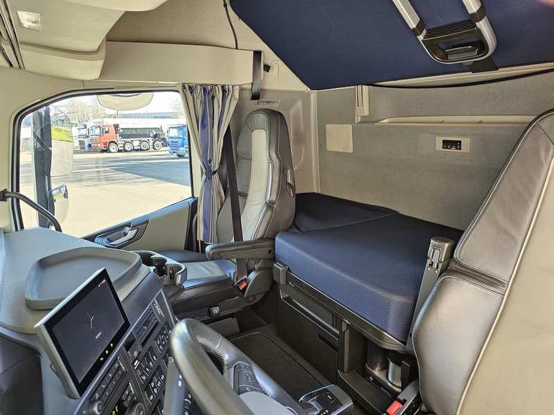 Volvo FH 540 / 6X4 / BOOGIE / RETARDER / FULL AIR / 312DKM leasing Volvo FH 540 / 6X4 / BOOGIE / RETARDER / FULL AIR / 312DKM: picture 14